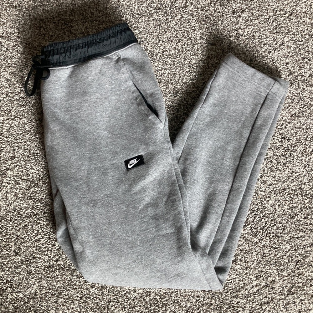 NIKE Men’s Drawstring Sweatpants